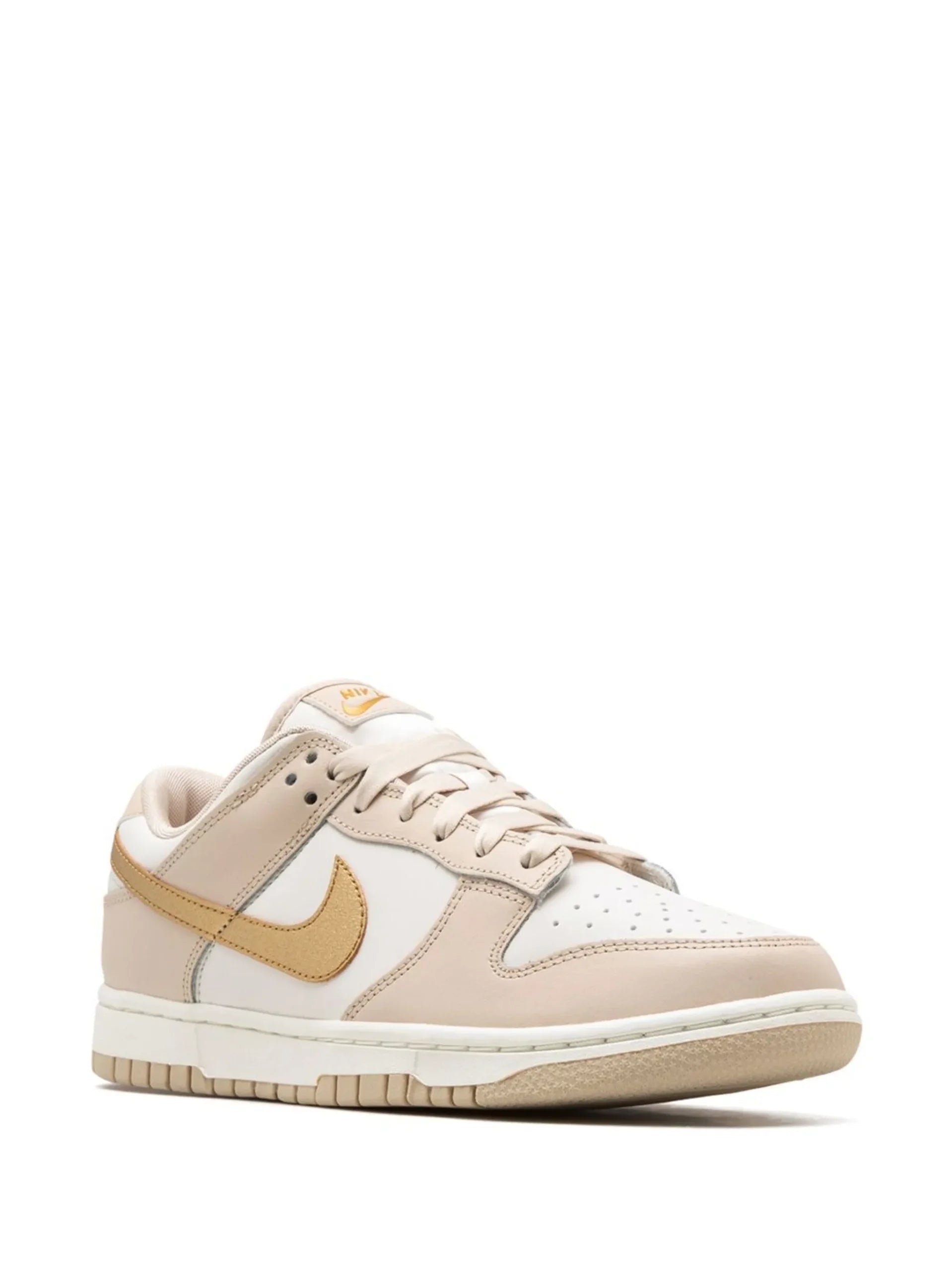 Nike dunk low Metallic Gold Secondary image