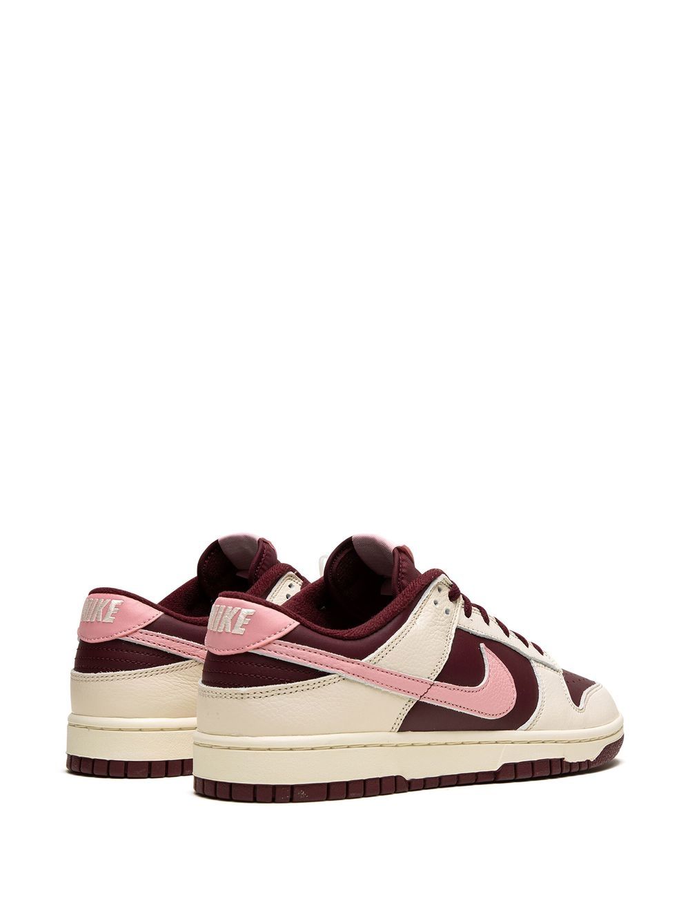 Dunk Low Retro Prm "Valentine'S Day 2023" Secondary image