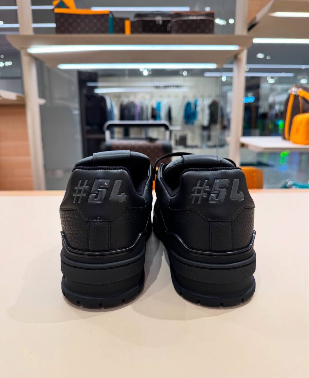 louis vuitton LV Trainer Black Secondary image
