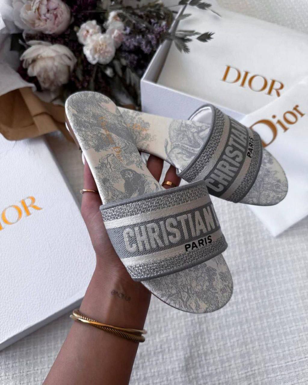 Christian Dior Paris Secondary image