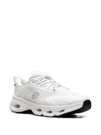 On Running Cloudsolo Loewe Withe Light Grey